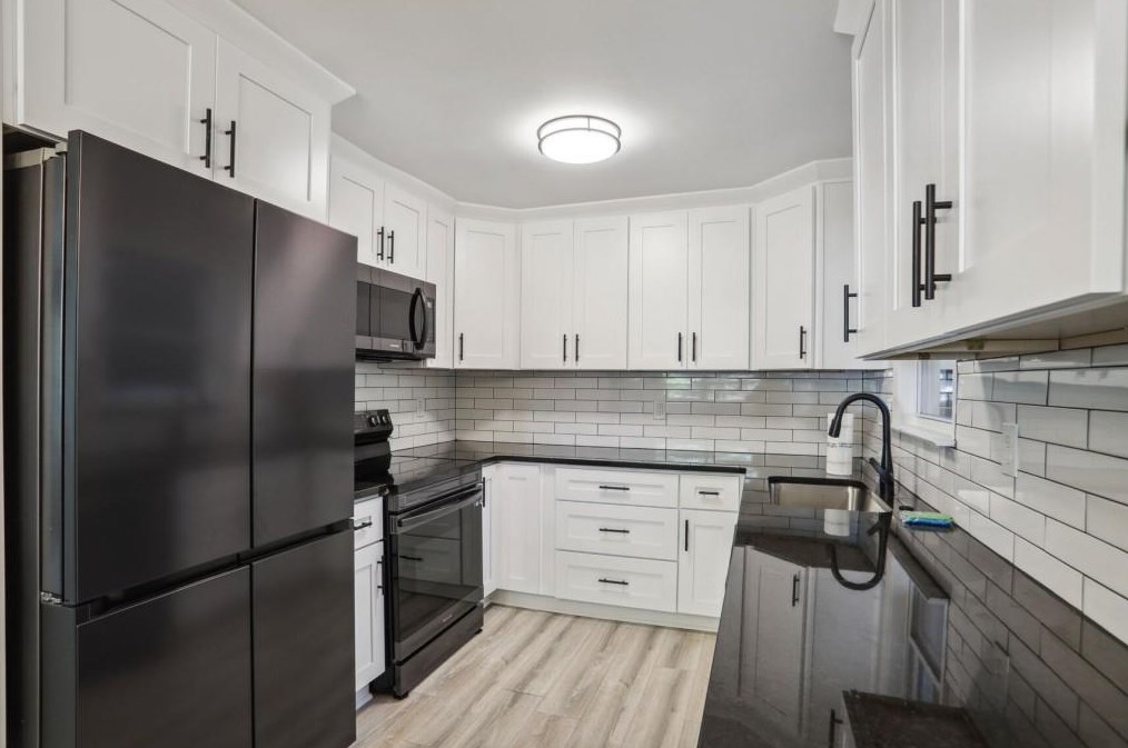 547 Elbridge Dr, Atlanta GA  30318-8137 exterior