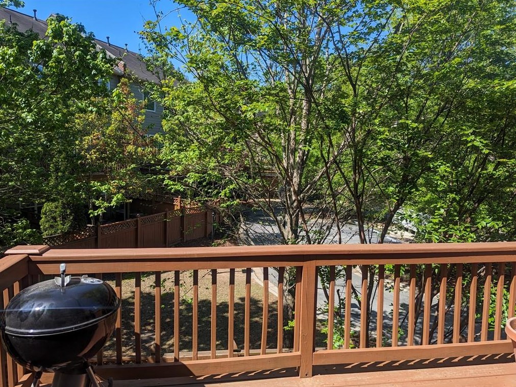 12 Rockland Pl, Decatur GA  30030-1335 exterior