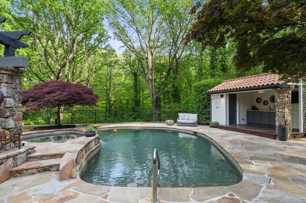 5865 Winterthur Dr, Atlanta GA  30328-4628 exterior