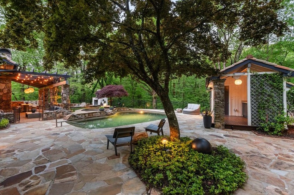 5865 Winterthur Dr, Atlanta GA  30328-4628 exterior