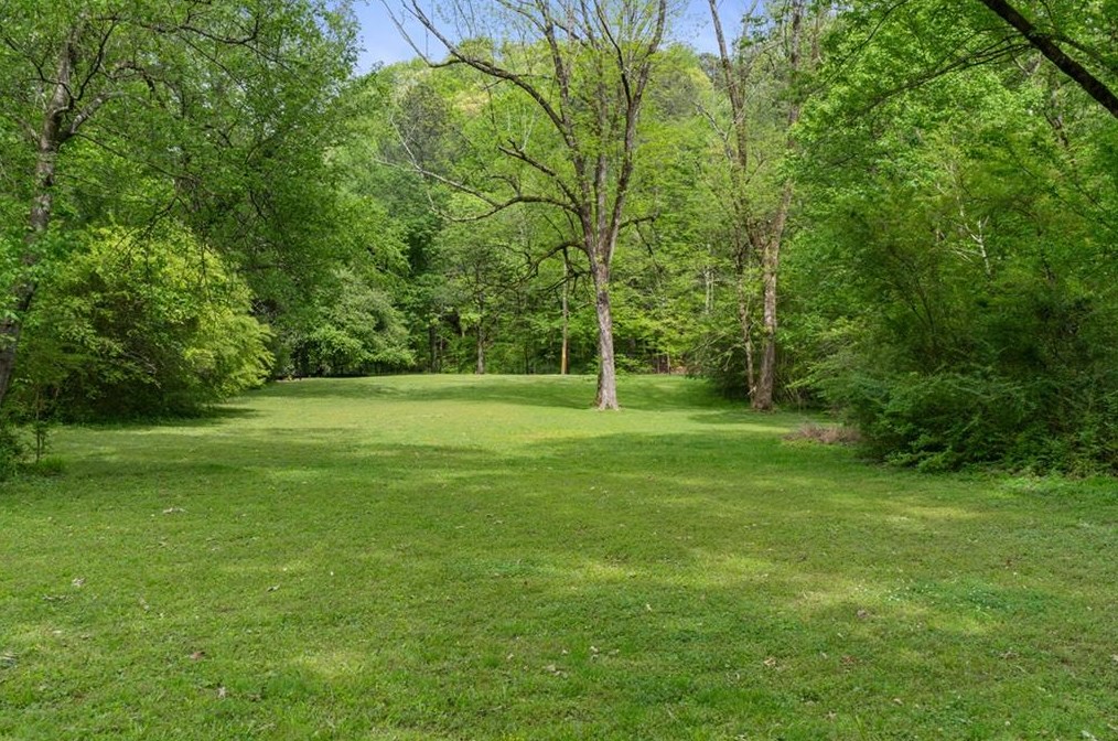 5865 Winterthur Dr, Atlanta GA  30328-4628 exterior