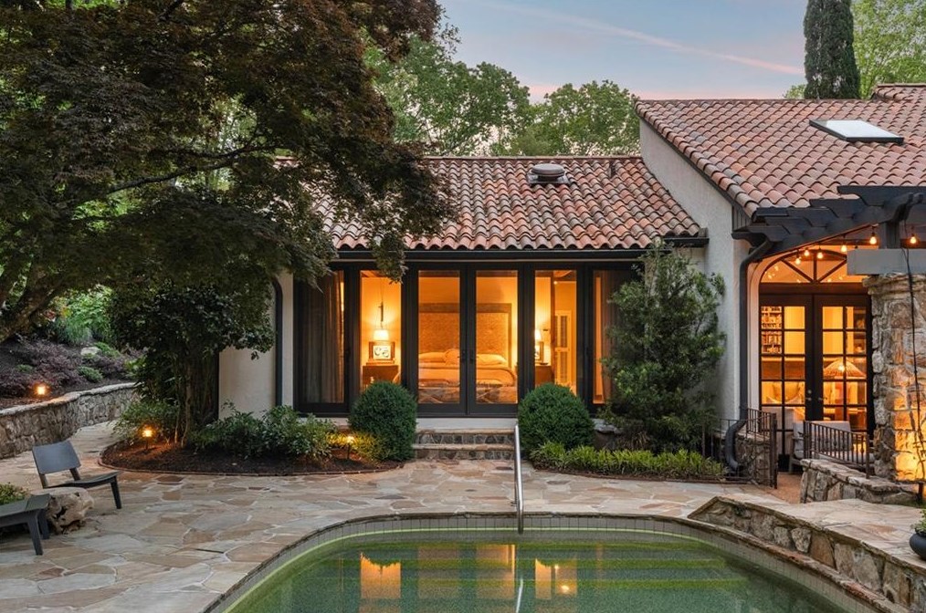 5865 Winterthur Dr, Atlanta GA  30328-4628 exterior