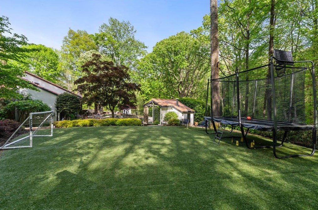 5865 Winterthur Dr, Atlanta GA  30328-4628 exterior