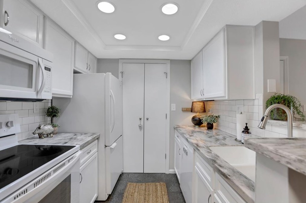 3081 Chastain Park Ct, Atlanta GA 30342-3256 exterior