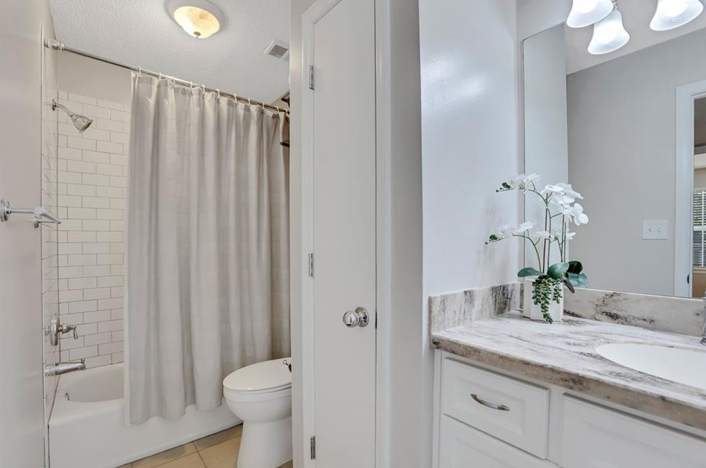 3081 Chastain Park Ct, Atlanta GA 30342-3256 exterior