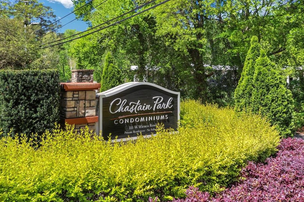 3081 Chastain Park Ct, Atlanta GA 30342-3256 exterior