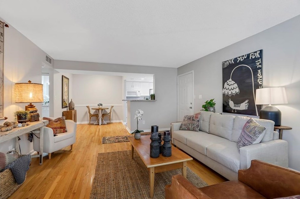 3081 Chastain Park Ct, Atlanta GA 30342-3256 exterior