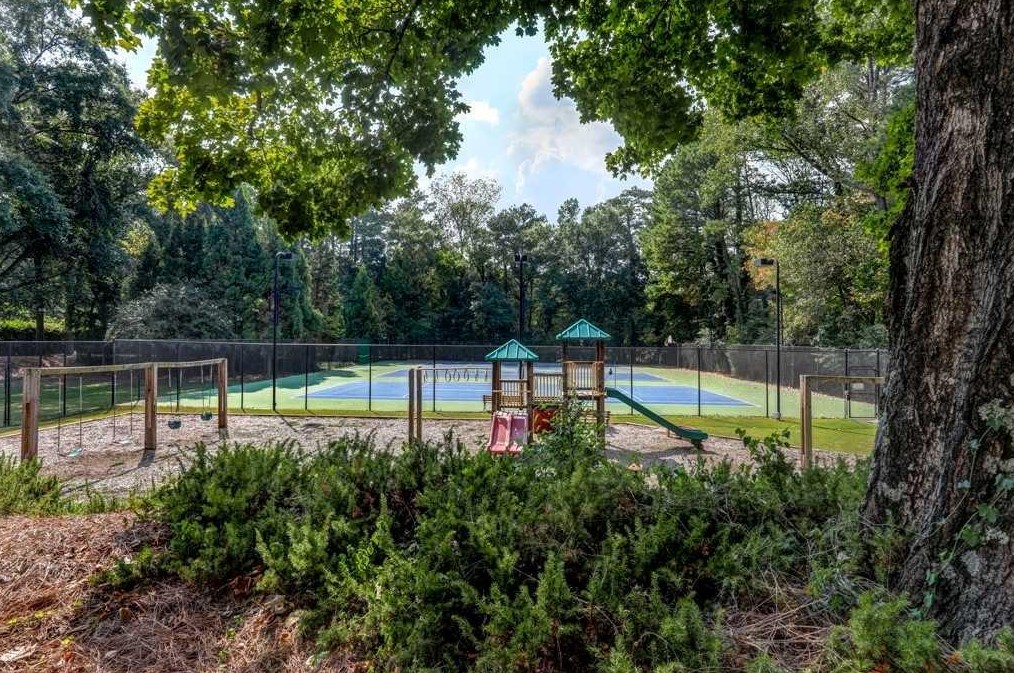 6 Market Sq Pl, Atlanta GA exterior