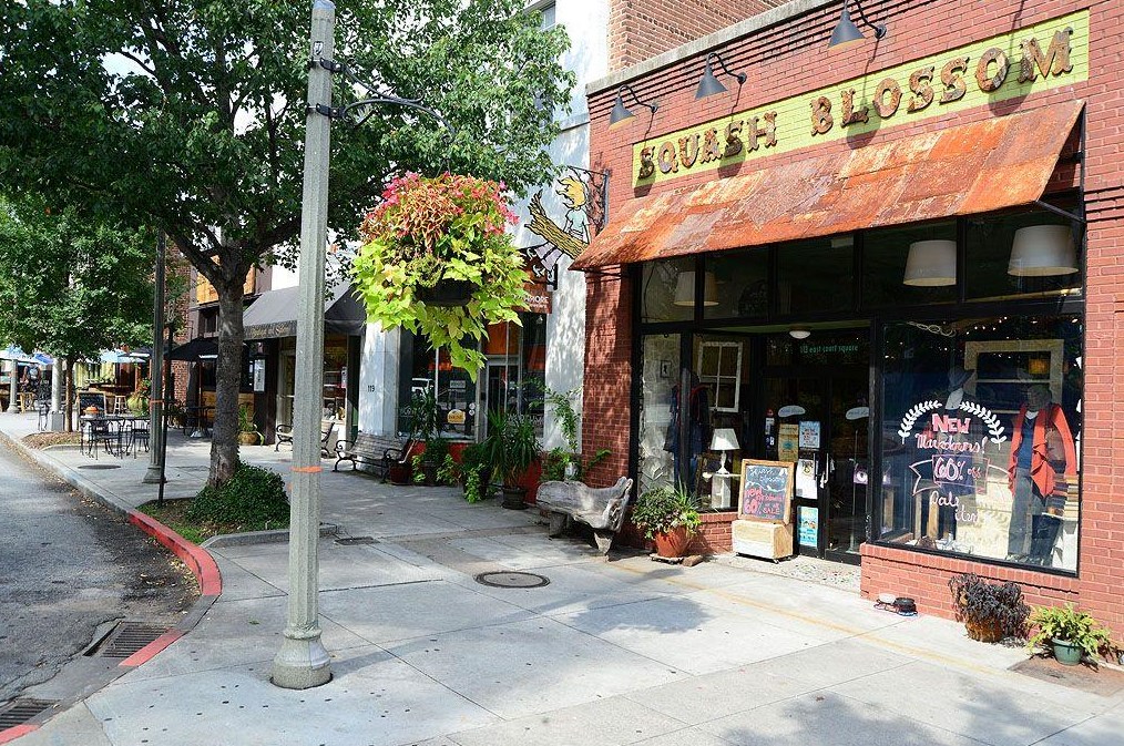 1322 Scott Blvd, Decatur GA  30030-1419 exterior