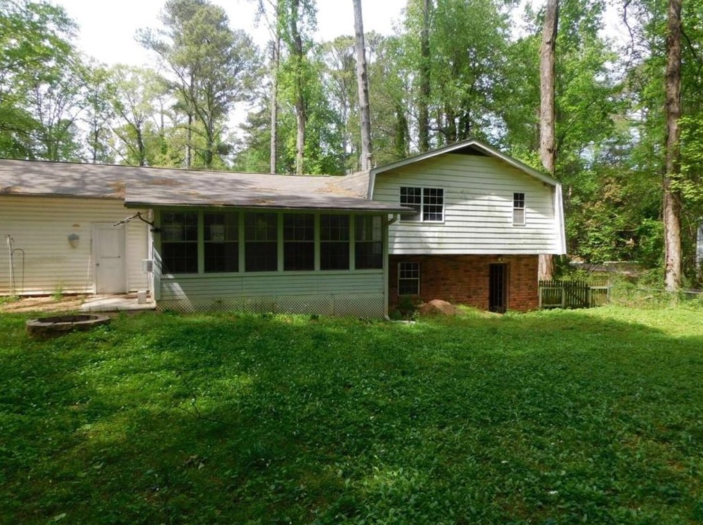 2444 Regal Ct, Lawrenceville GA  30044-3784 exterior