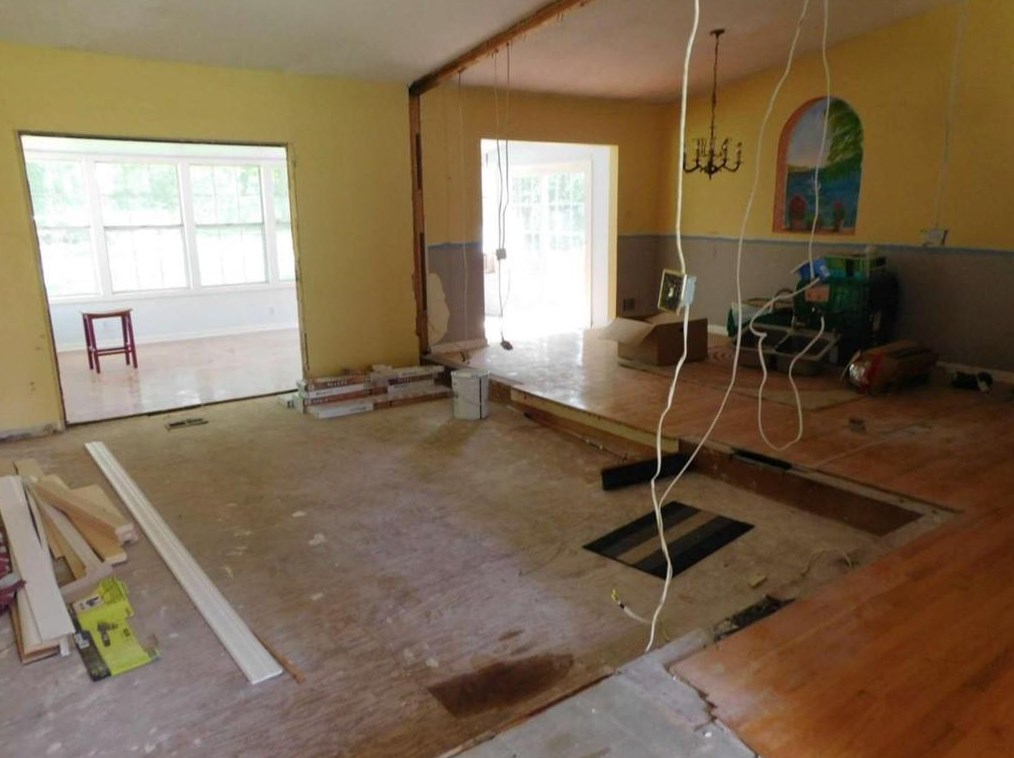 2444 Regal Ct, Lawrenceville GA  30044-3784 exterior