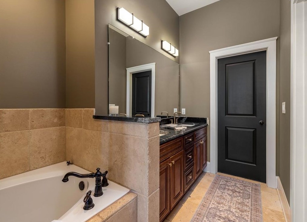 2479 Gatebury Cir, Atlanta GA  30341-2635 exterior