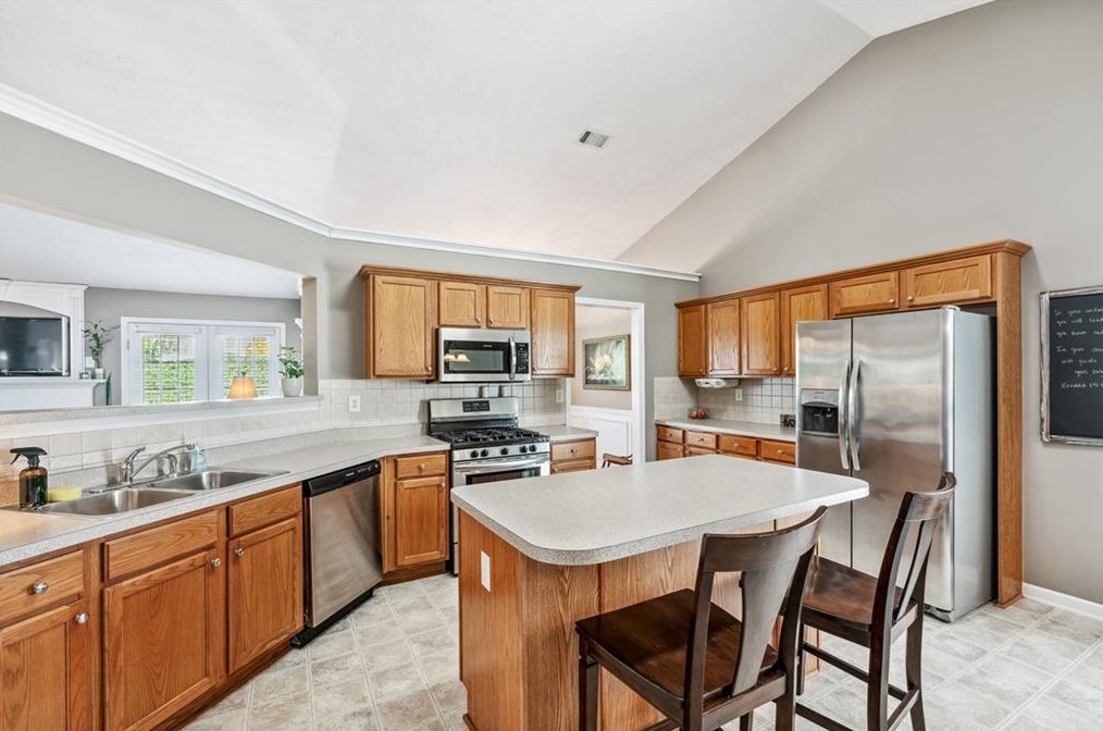 1372 Culverstone Dr, Lawrenceville GA  30043-4770 exterior