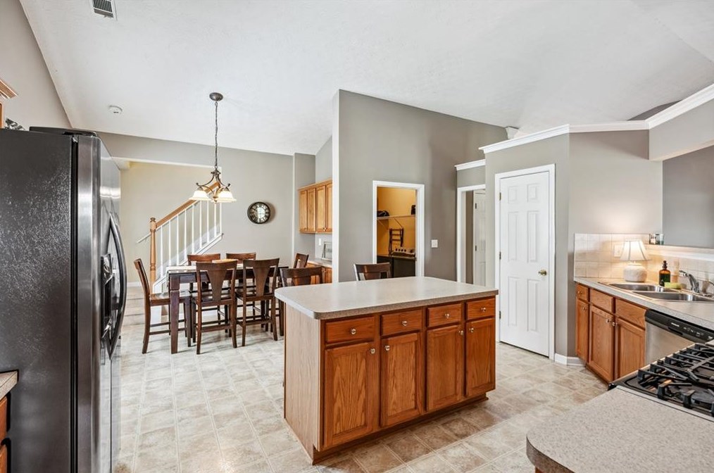 1372 Culverstone Dr, Lawrenceville GA  30043-4770 exterior