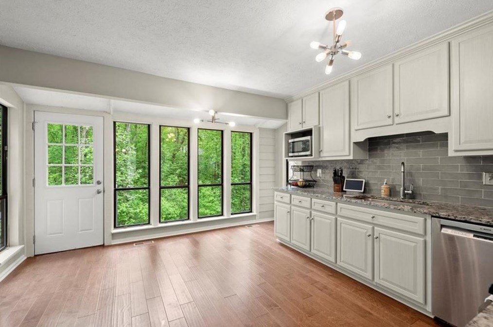 3513 Vinings North Trce, Smyrna GA  30080-4583 exterior