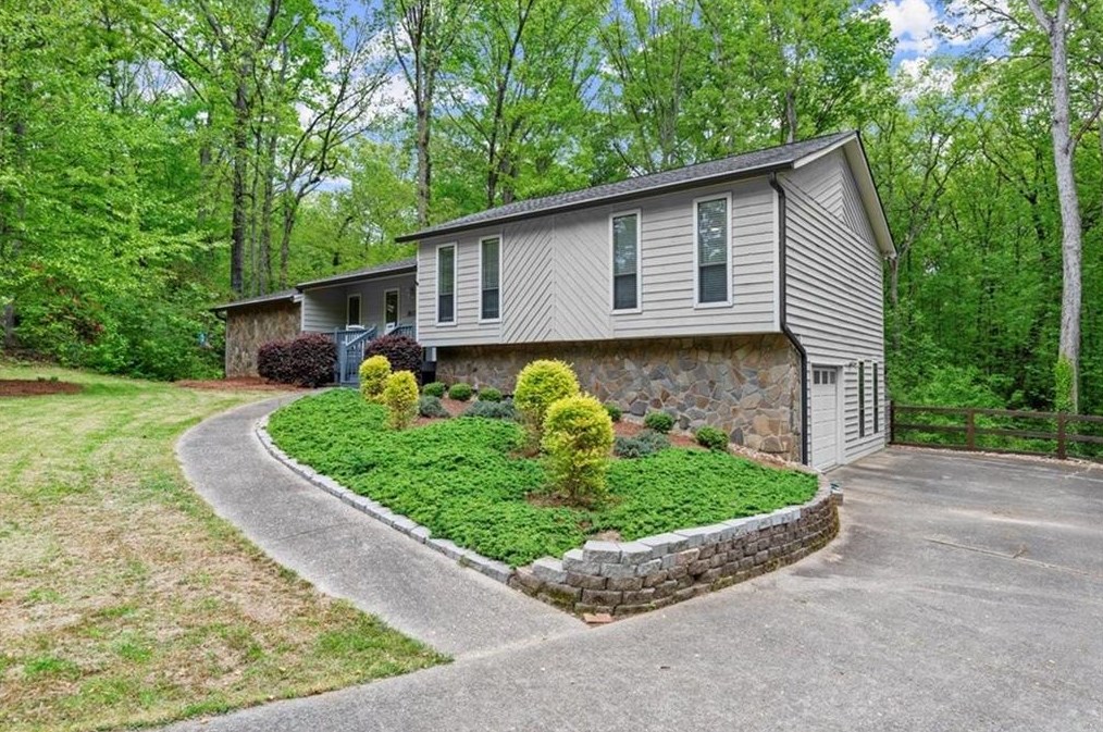 3513 Vinings North Trce, Smyrna GA  30080-4583 exterior