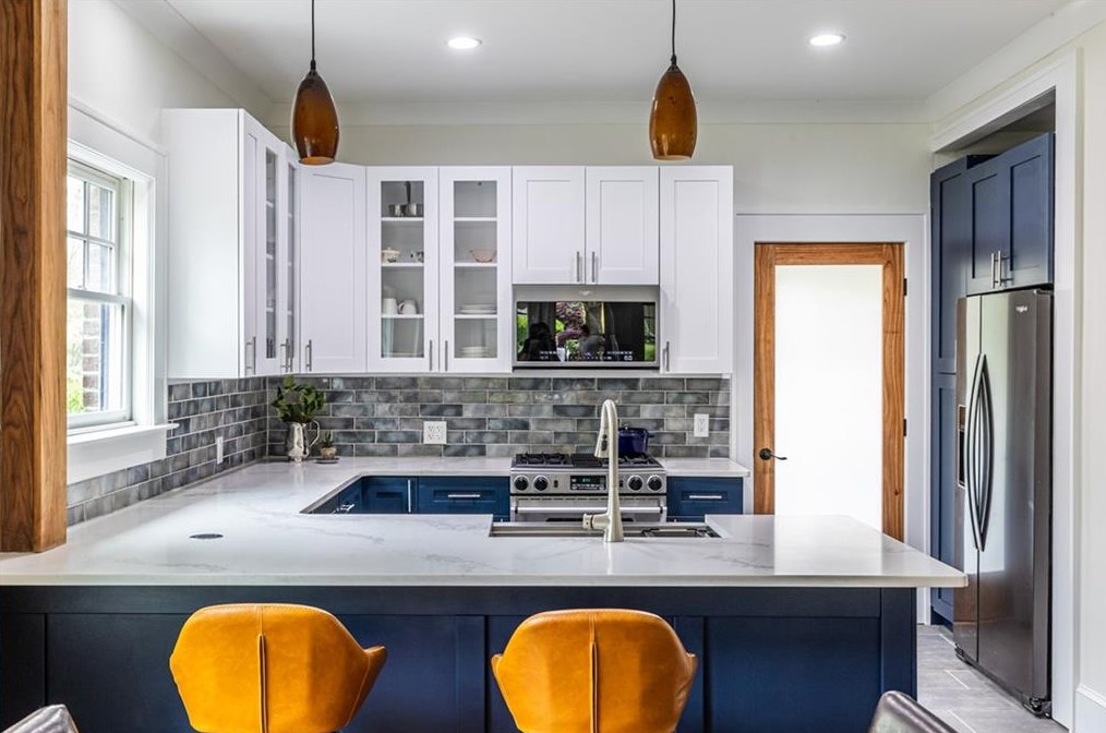 208 Mead Rd, Decatur GA  30030-3623 exterior