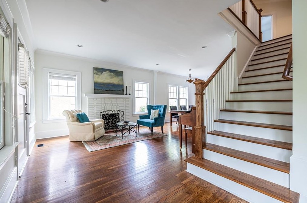 208 Mead Rd, Decatur GA  30030-3623 exterior