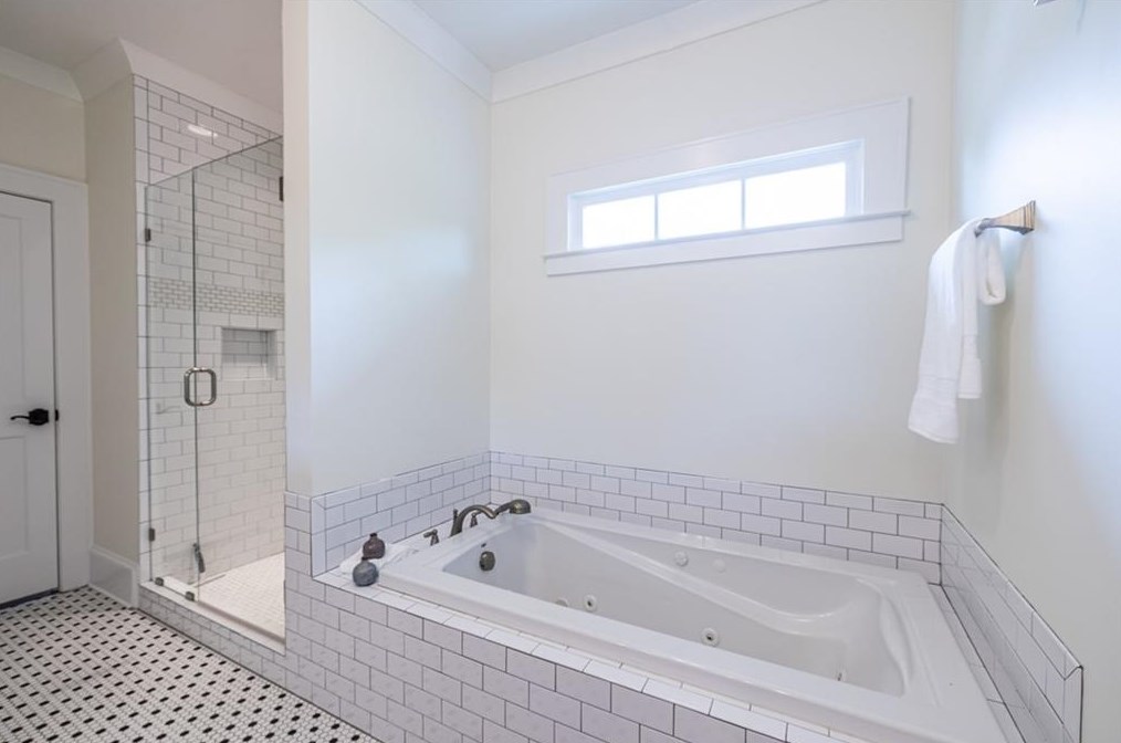 208 Mead Rd, Decatur GA  30030-3623 exterior