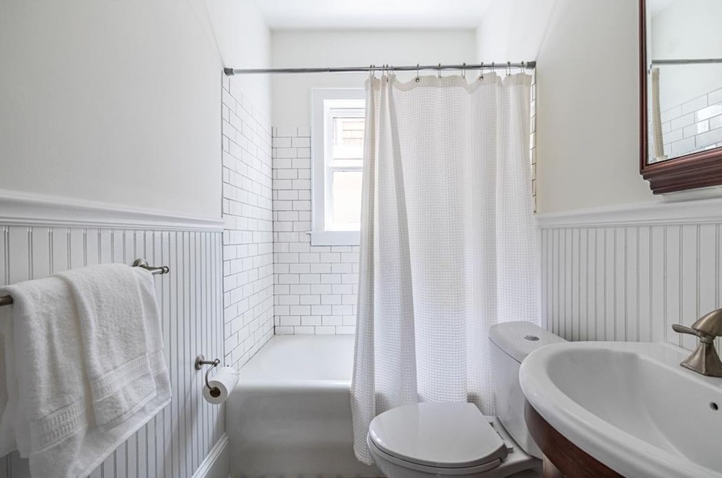 208 Mead Rd, Decatur GA  30030-3623 exterior