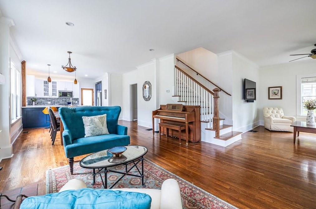 208 Mead Rd, Decatur GA  30030-3623 exterior