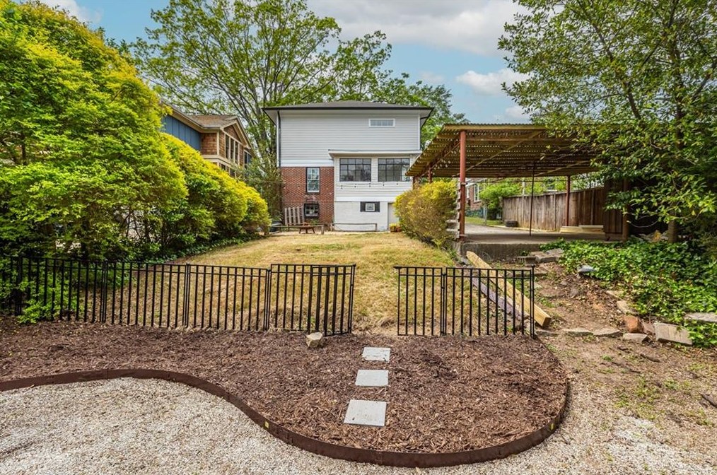 208 Mead Rd, Decatur GA  30030-3623 exterior