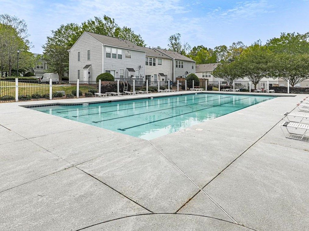 2617 Ashleigh Ln, Alpharetta GA  30004-6178 exterior