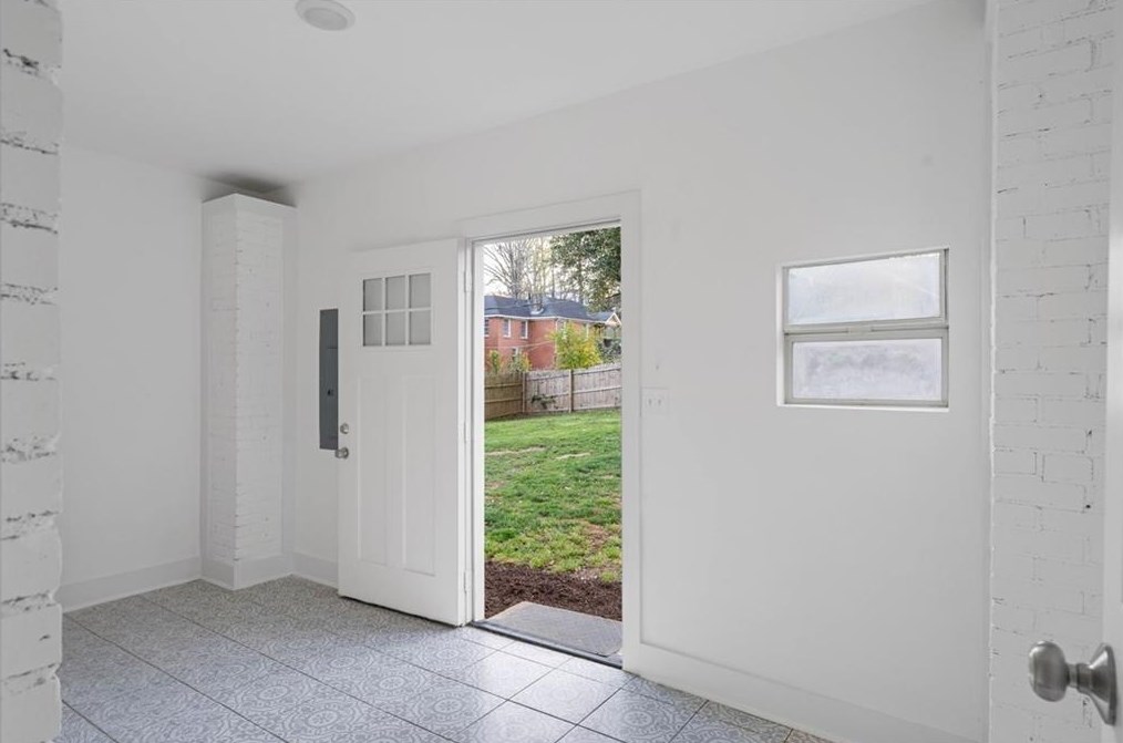 670 Florence Pl, Atlanta GA  30318-5006 exterior
