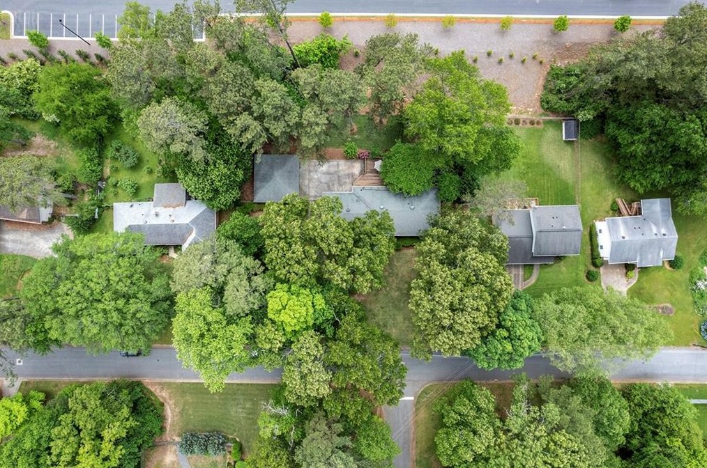 2040 Argyle Dr, Smyrna GA  30080-3812 exterior