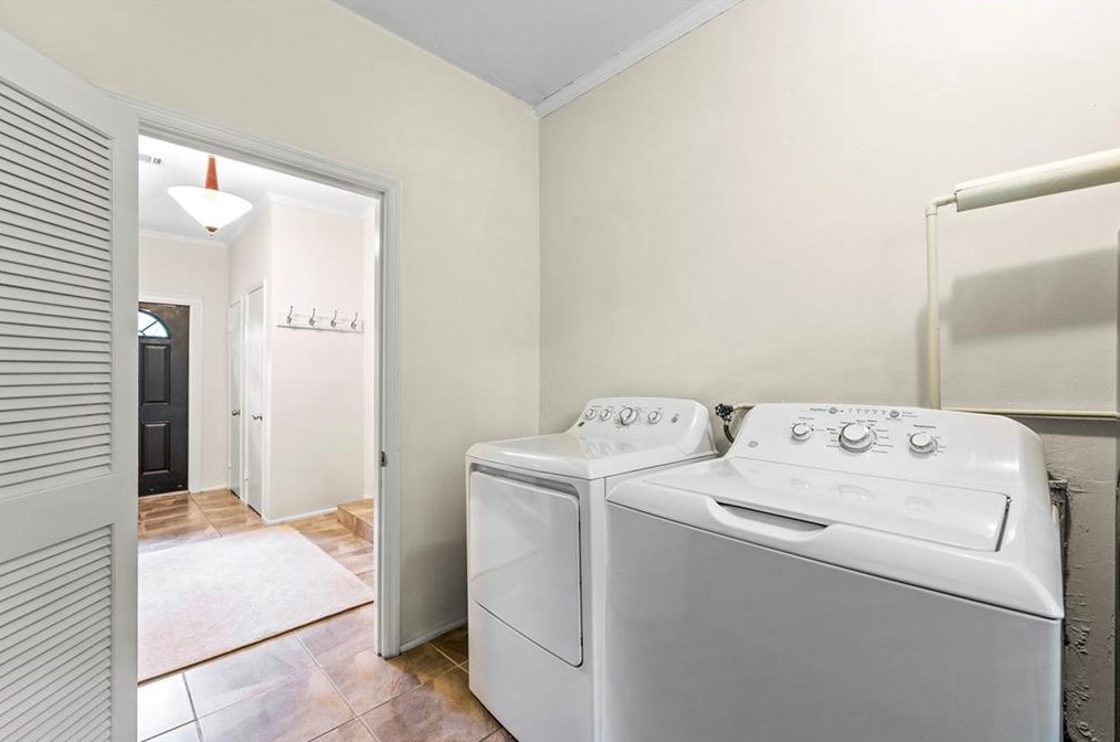 2040 Argyle Dr, Smyrna GA  30080-3812 exterior