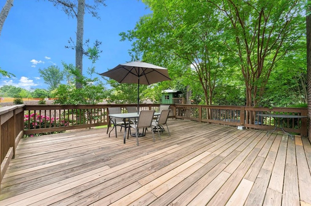 2040 Argyle Dr, Smyrna GA  30080-3812 exterior