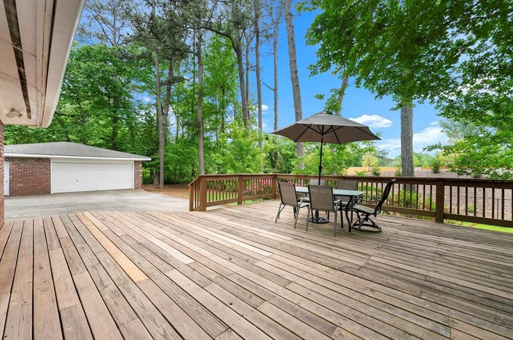 2040 Argyle Dr, Smyrna GA  30080-3812 exterior