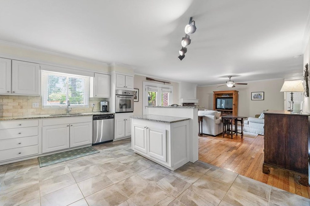 2040 Argyle Dr, Smyrna GA  30080-3812 exterior