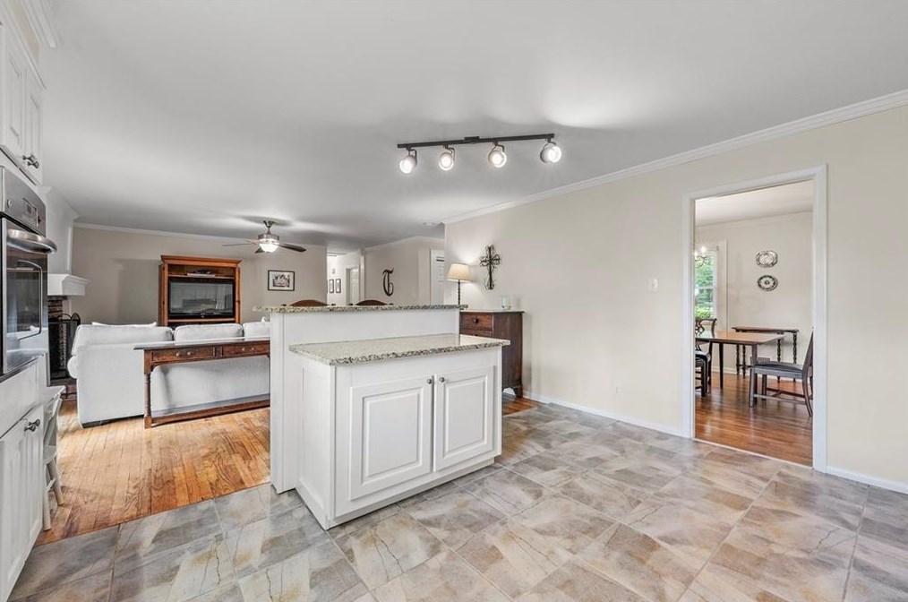 2040 Argyle Dr, Smyrna GA  30080-3812 exterior