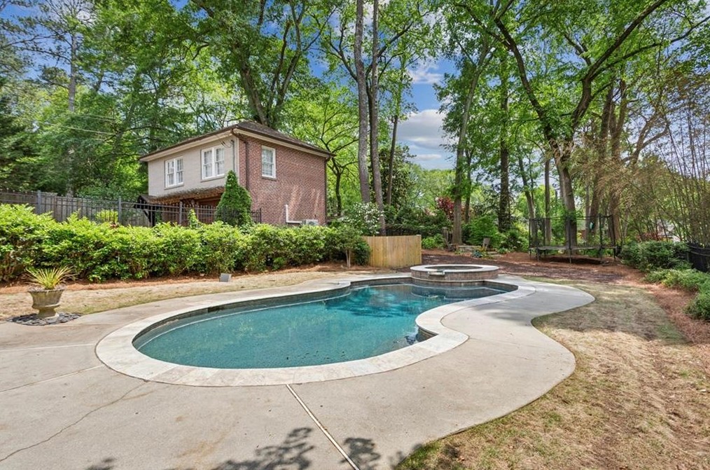 13 Roanoke Ave, Atlanta GA  30305-4345 exterior