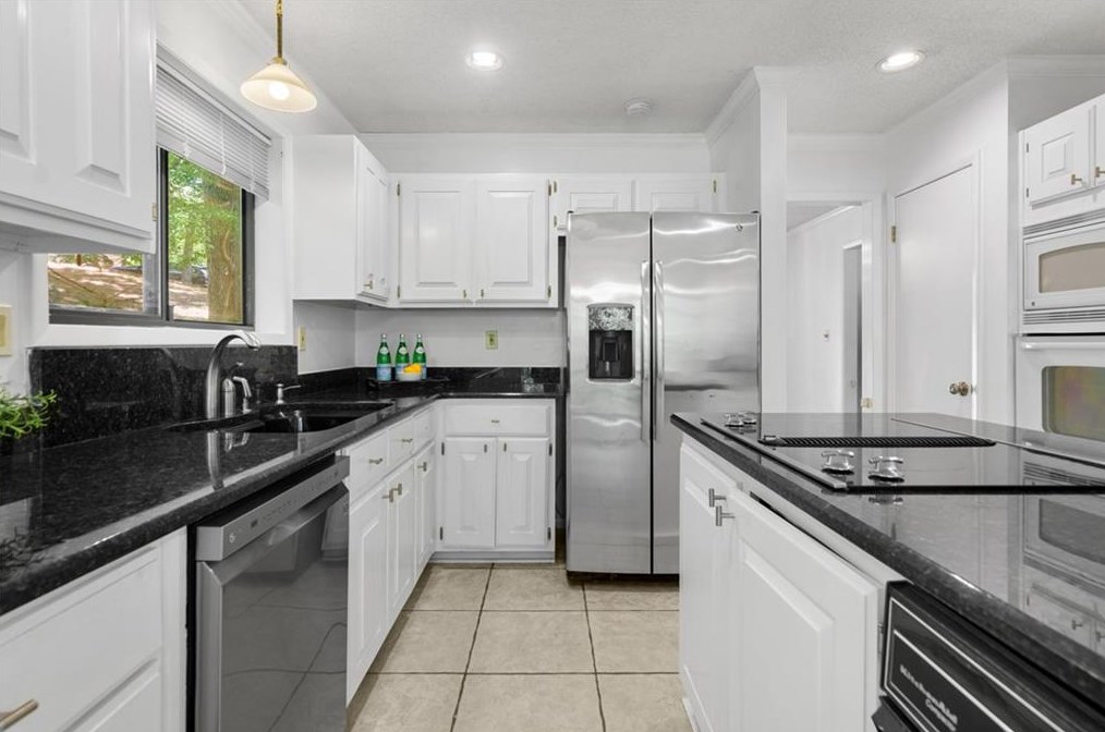 715 Lake Top Way, Roswell GA  30076-3038 exterior