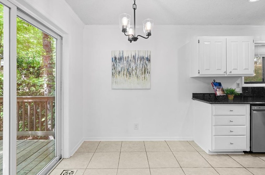 715 Lake Top Way, Roswell GA  30076-3038 exterior