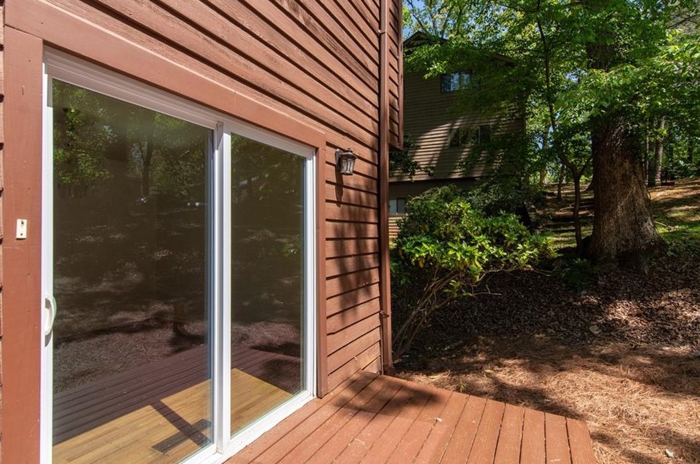 715 Lake Top Way, Roswell GA  30076-3038 exterior