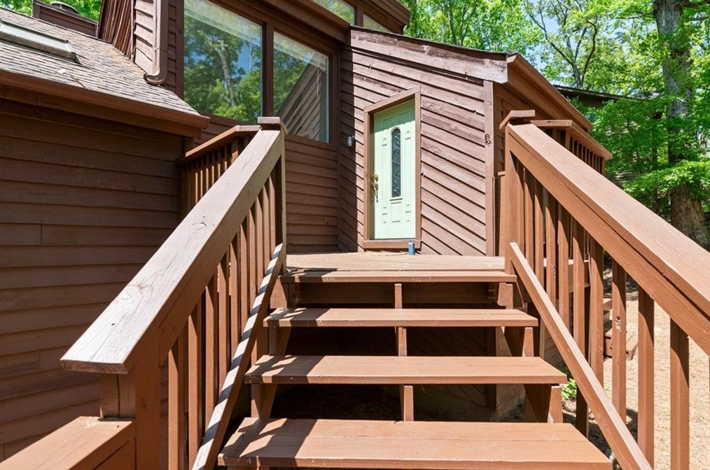 715 Lake Top Way, Roswell GA  30076-3038 exterior