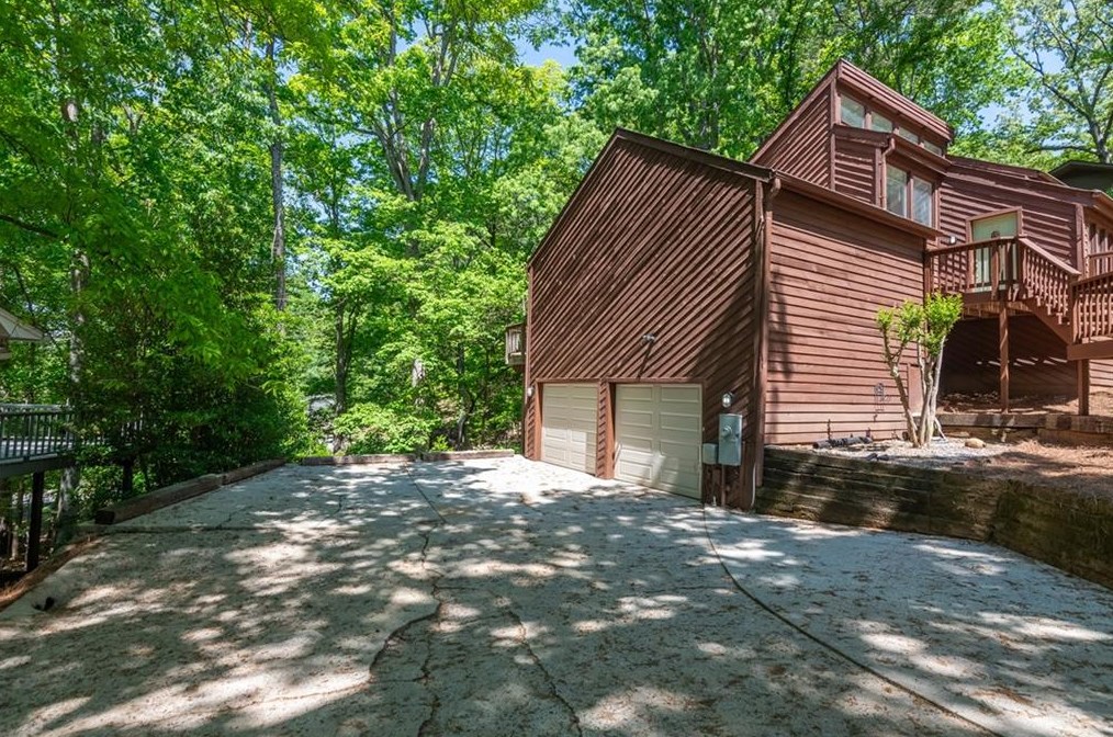 715 Lake Top Way, Roswell GA  30076-3038 exterior