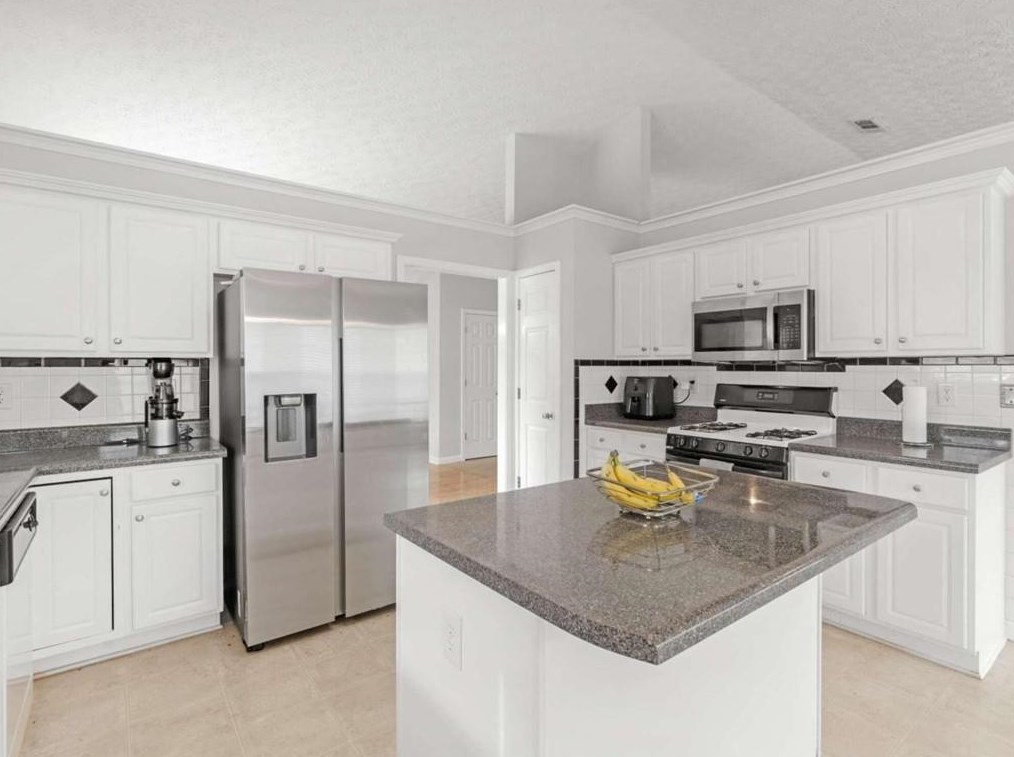 3182 Kings Bay Cir, Decatur GA  30034-7122 exterior