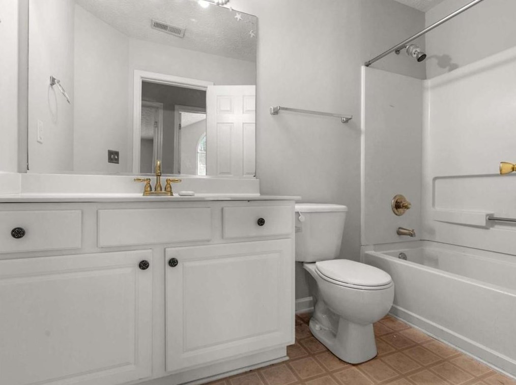 3182 Kings Bay Cir, Decatur GA  30034-7122 exterior