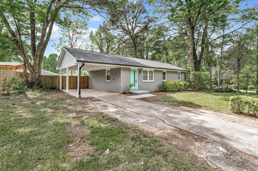 1646 Hollyhock Ter, Decatur GA  30032-4858 exterior