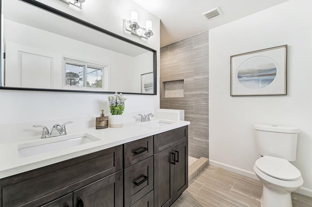 1646 Hollyhock Ter, Decatur GA  30032-4858 exterior