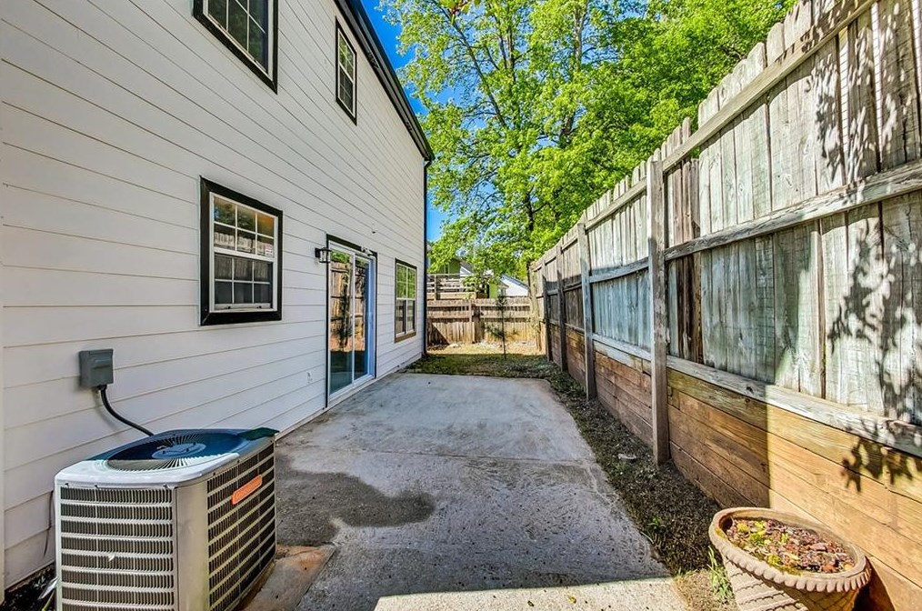 2326 Hampton Dr, Decatur GA  30035-3635 exterior