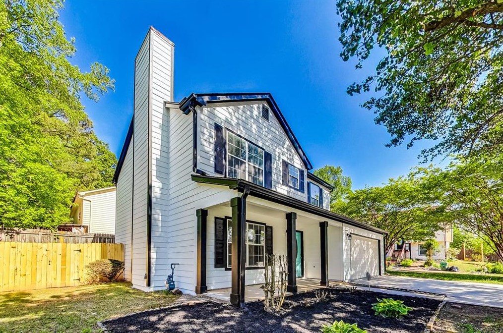 2326 Hampton Dr, Decatur GA  30035-3635 exterior