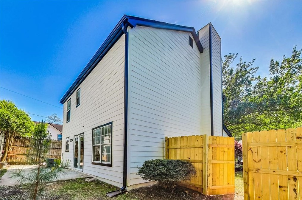 2326 Hampton Dr, Decatur GA  30035-3635 exterior