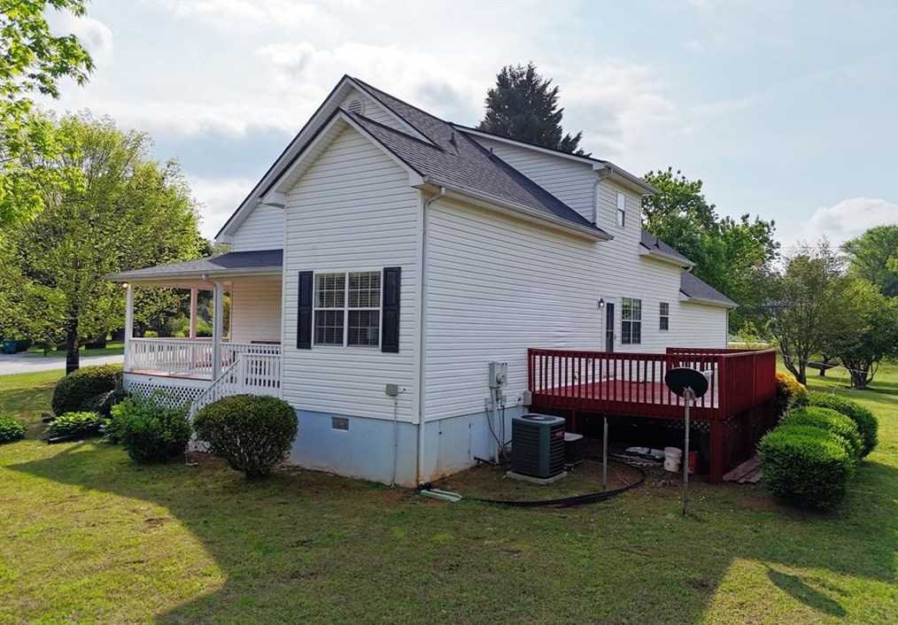 23 Huntingdon Dr, Cleveland GA  30528-3134 exterior