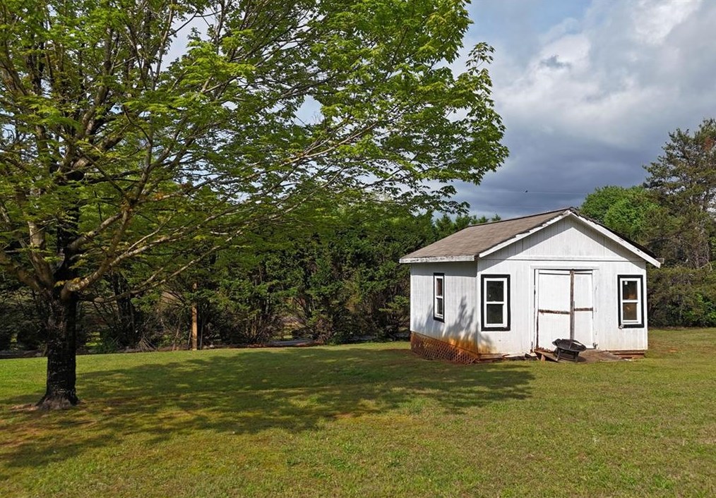 23 Huntingdon Dr, Cleveland GA  30528-3134 exterior