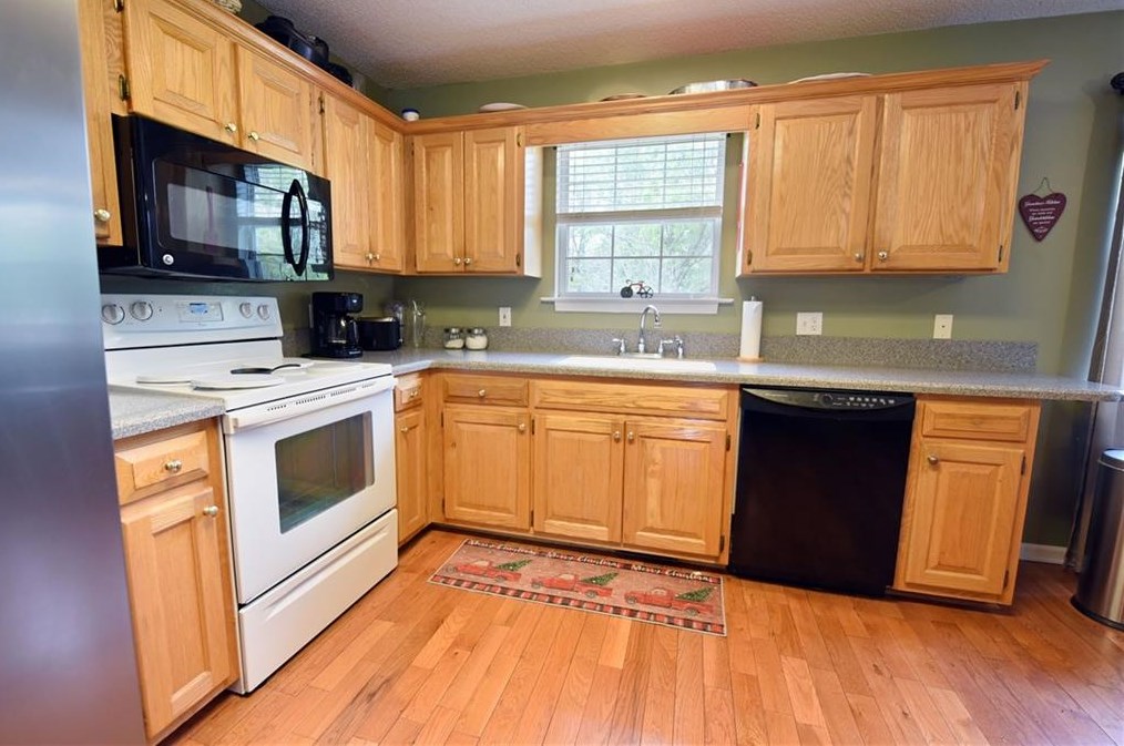 23 Huntingdon Dr, Cleveland GA  30528-3134 exterior